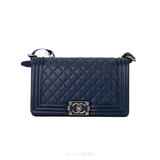 CHANEL Preloved Medium Lambskin Flap Bag Màu Xanh Navy – Thanh Lịch Vượt Thời Gian – Mới 97%