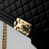 CHANEL Caviar Quilted New Medium Boy Flap Black – Đẳng Cấp Sang Trọng, Phối Mạ Vàng – Mới 98%