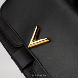 LOUIS VUITTON Very Chain Bag Monogram Cuir Plume Ecume – Mới 97% Full Box