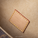 TÚI LOUIS VUITTON SAUMUR BB MONOGRAM MÀU NÂU – PHONG CÁCH CỔ ĐIỂN KINH ĐIỂN – MỚI 98% KÈM DÂY ĐEO