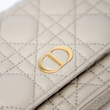 DIOR CARO POUCH WITH CHAIN SAND-COLORED SUPPLE CANNAGE CALFSKIN – PHỤ KIỆN SANG TRỌNG CHO PHÁI ĐẸP – MỚI 97% FULL BOX