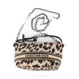 Dior Mizza Nomad Travel Pouch Leopard – Họa tiết da báo táo bạo, khí chất Parisien