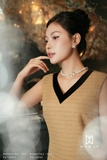 Outlet | (2 màu) Đầm xòe dạ tweed không tay cổ biến kiểu phối viền nhung