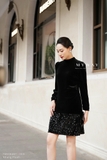 Outlet | Đầm suông Nhung Plush cổ tàu dệt kim sa