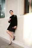 Outlet | Đầm suông Nhung Plush cổ tàu dệt kim sa