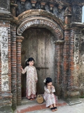 Set Áo Dài Kem Họa Tiết Hoa Kèm Cài