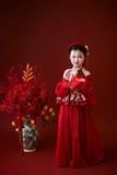 Set Dài Áo Yếm Họa Tiết Váy Đỏ Kèm Choàng