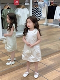 VN Lụa Kem Cổ Sen Đính Nơ Muzi