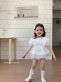 Suit Trắng Tay Bèo Kèm Vớ Jenny
