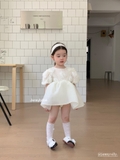 Suit Voan Kem Hoa Ngực Nổi Kèm Vớ Jenny