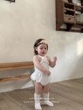 Suit Trắng Hoa Ngực Jenny