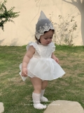 Suit Trắng Voan Kèm Nón Jenny