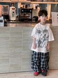 Áo Ngắn Trắng Hình Xám FS