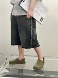 Quần Ngắn Đen Sọc Hông SN