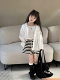 SN Áo Trắng Nơ Quần Kẻ Đen+Khoác YK