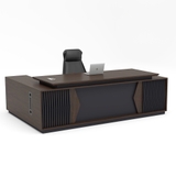 Bàn Lãnh Đạo YOTA BGDY067 dài 2m4 màu nâu đậm, khung đen nhám hiện đại – thiết kế sang trọng, tối ưu hiệu suất và đẳng cấp lãnh đạo.