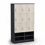 Tủ locker 9 ngăn khóa an toàn, kết hợp kệ trưng bày, tối ưu hóa không gian chung.