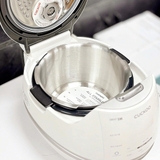 Nồi cơm điện cao tần áp suất Cuckoo lòng inox dễ vệ sinh