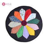 Daisy round rug (size 70cm)