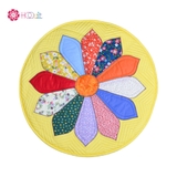 Daisy round rug (size 70cm)
