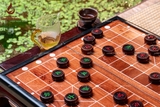 BỘ QUÂN VÀ BÀN CỜ GỖ HƯƠNG