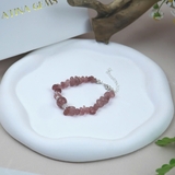 Vòng Tay Đá Thạch Anh Dâu Tây Vụn MàI Bóng Tự Nhiên Mix Hạt Chuyển Vận Cao Cấp TATINA GEMS. (Tặng Bộ Hộp Đựng Sang Trọng)