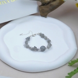 Vòng Tay Đá Mặt Trăng Xám Vụn MàI Bóng Tự Nhiên Mix Hạt Chuyển Vận Cao Cấp TATINA GEMS. (Tặng Bộ Hộp Đựng Sang Trọng)