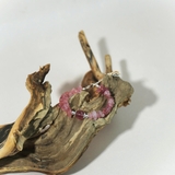 Vòng Tay Đá Thạch Anh Dâu Tây Vụn MàI Bóng Tự Nhiên Mix Hạt Chuyển Vận Cao Cấp TATINA GEMS. (Tặng Bộ Hộp Đựng Sang Trọng)