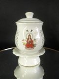 Chum nước Sứ có đế,có nắp(Quan Âm) chân cao 12cm