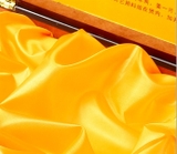 Thảm trải bàn Phi bóng Vàng