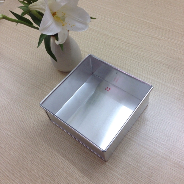 Khuôn vuông đế liền 18cm