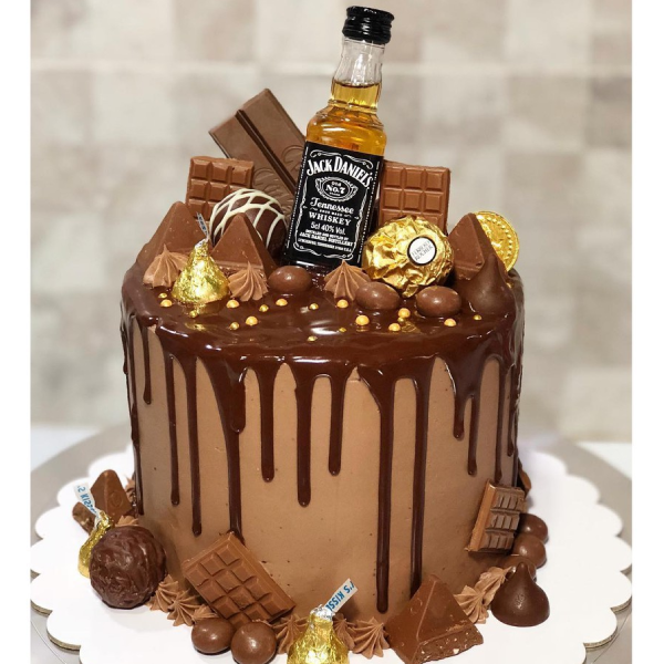 Chai rượu Jack trang trí bánh
