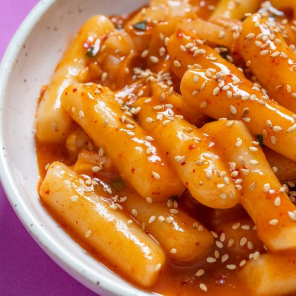 Bánh gạo hàn quốc dạng ống kèm sốt (350g)