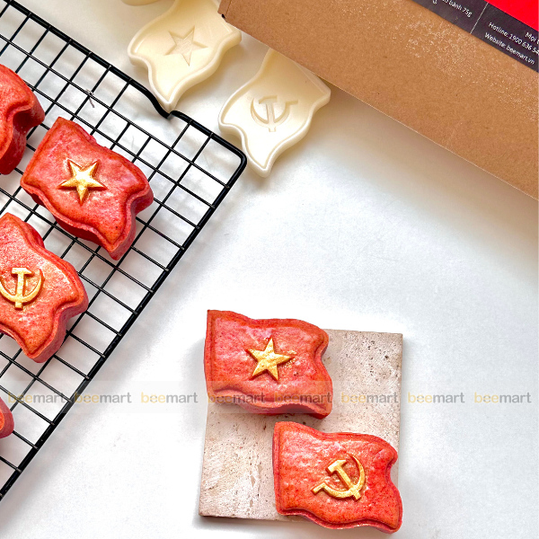 Khuôn trung thu lò xo 2 mặt hình cờ Tổ quốc - 75g