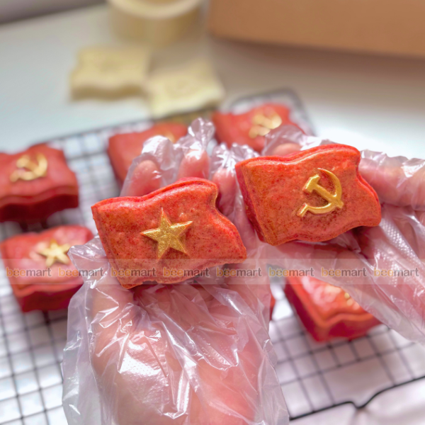 Khuôn trung thu lò xo 2 mặt hình cờ Tổ quốc - 75g