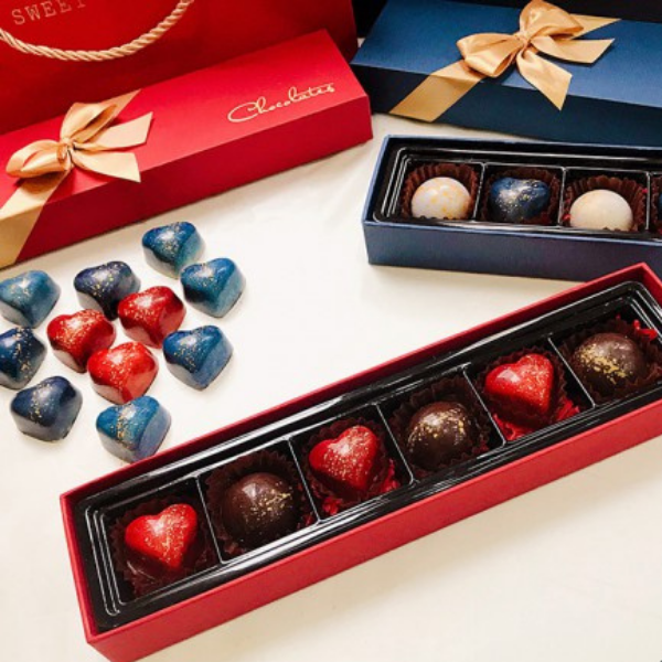 Hộp đựng socola 6 viên nắp mica