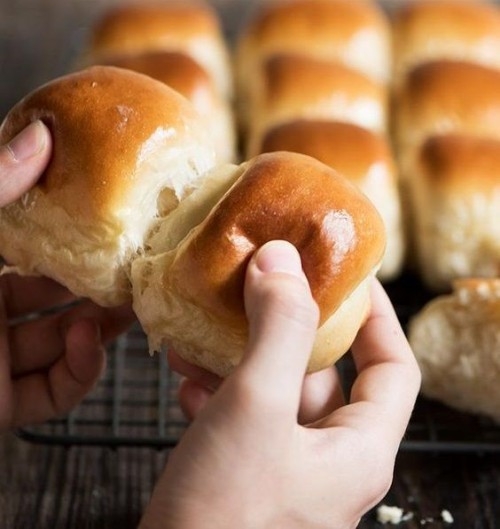 Sữa tươi nguyên kem tiệt trùng Avonmore 1L