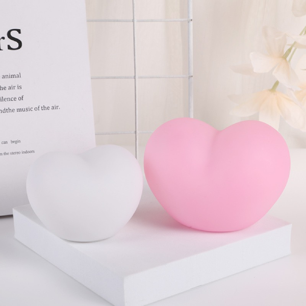 Đèn led trái tim hồng trang trí bánh