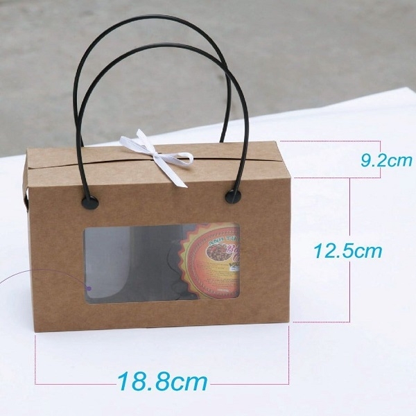 Hộp giấy kraf có quai xách mẫu số 4 (12.5x18.8x9.2cm)