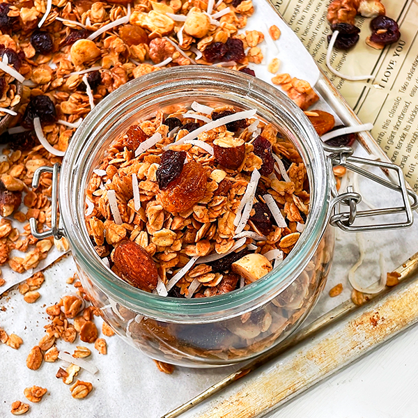 [SNL] Biscotti + Granola