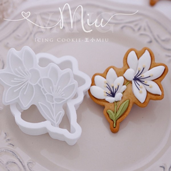 Khuôn nhấn cookies hoa mộc lan nhỏ 5.9*7.3cm