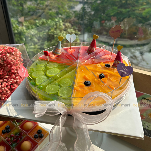 Hộp nhựa đựng bánh tam giác đế đen