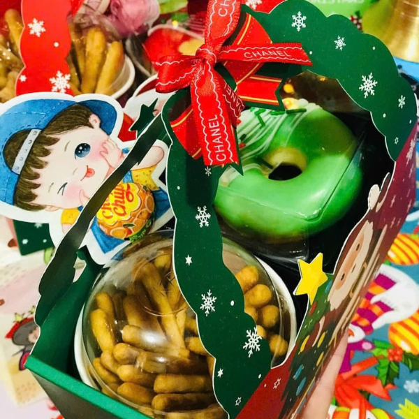 Túi giấy noel 18*8*8 cm