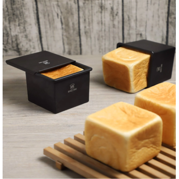 Khuôn bánh gối vuông chống dính Sanneng 250g SN2190 (kèm nắp)