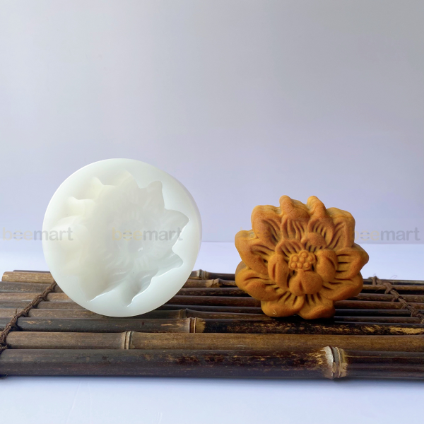 Khuôn cốc 150g họa tiết hoa sen 038