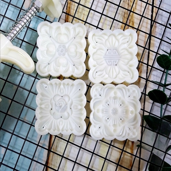 Khuôn trung thu lò xo 4 mặt hoa vuông 75g