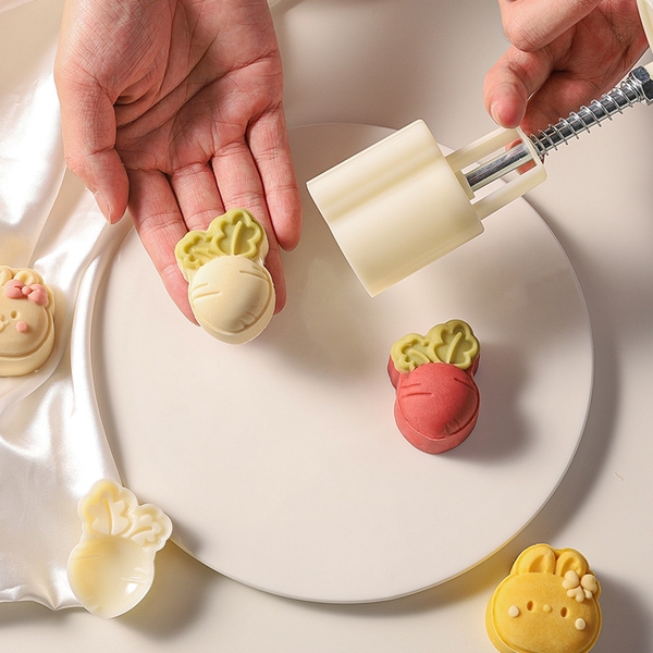 Khuôn lò xo 1 mặt hình củ cải 50g