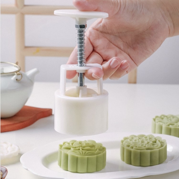 Khuôn trung thu lò xo 6 mặt mẫu hoa 75g