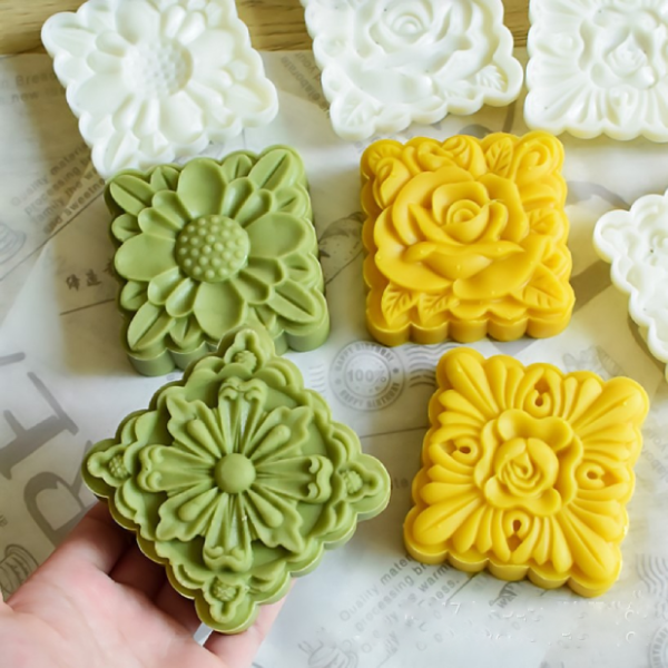 Khuôn trung thu lò xo hoa vuông 4 mặt