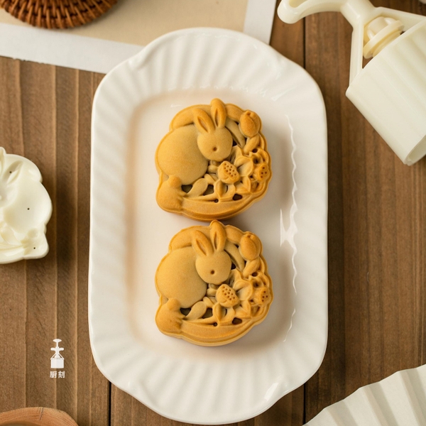 Khuôn trung thu lò xo 1 mặt thỏ sen 75g